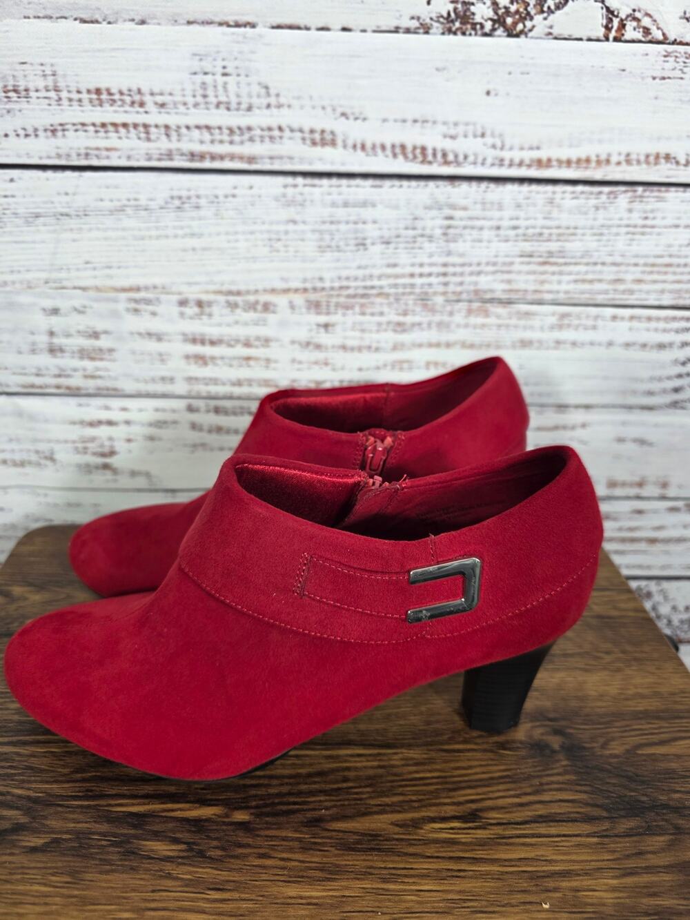 Aubrey Lynn Red Suede Side Zipper Women's Ankle Boots Size 9